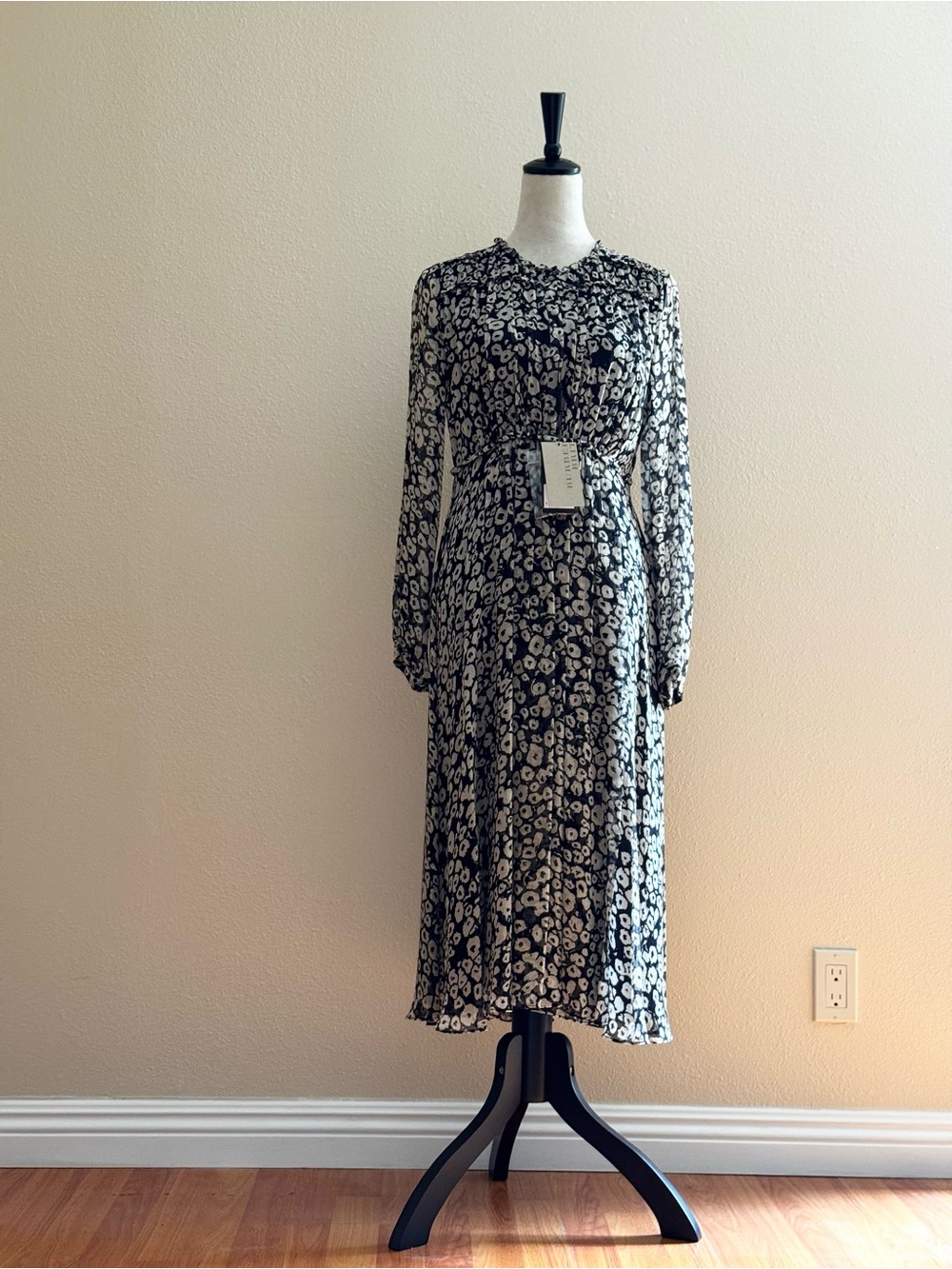 Burberry Women’s Silk Long-Sleeve Midi Dress With Black Back Panel Size 8